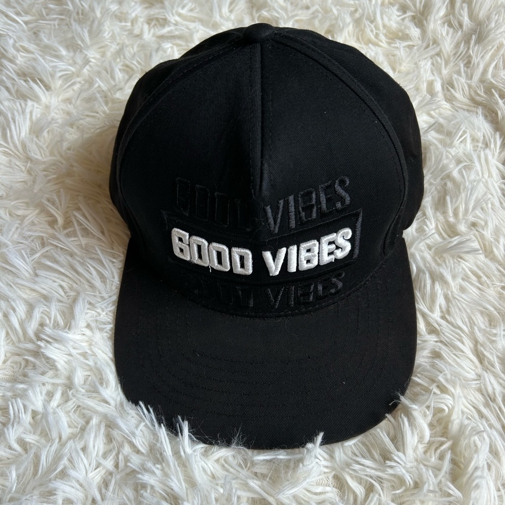 Wynn Headwear‎ embroidered Good Vibes black hat